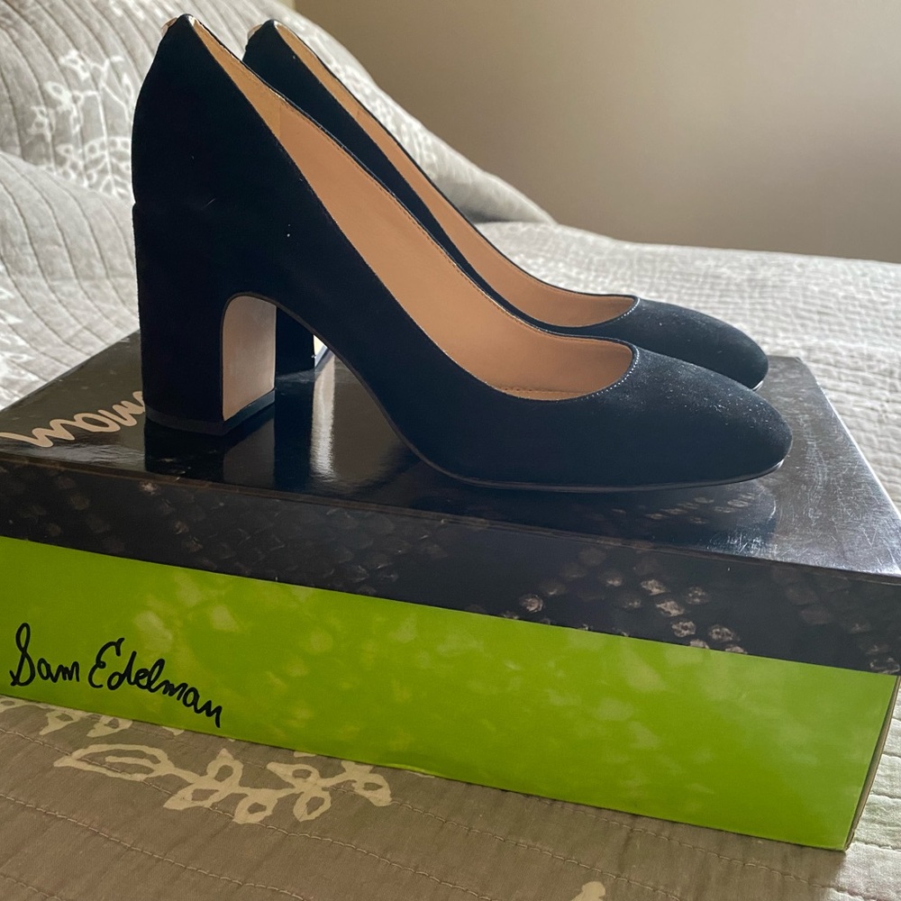 New in Box Sam Edelman Size 6 Junie Suede Pumps